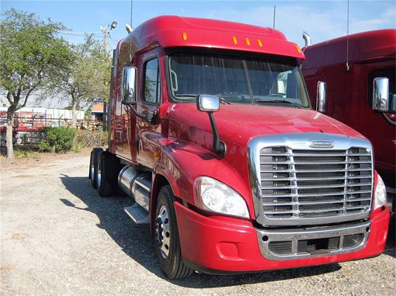 2010 FREIGHTLINER CASCADIA - Click Image to Close